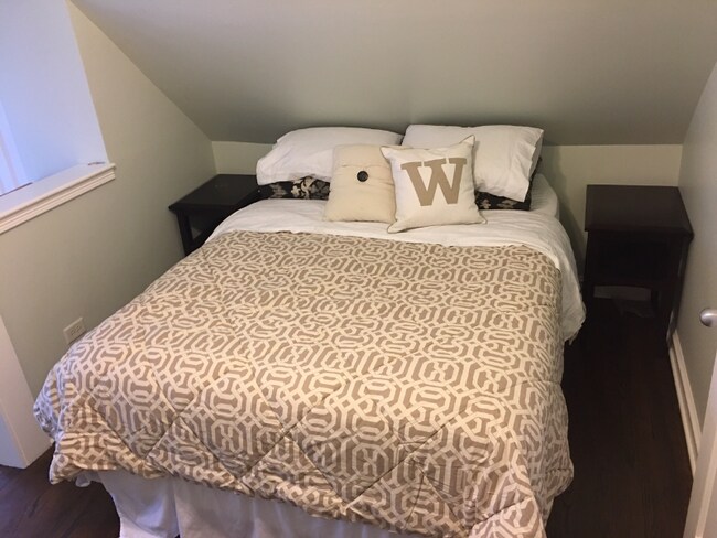 Building Photo - 425 Sherman Ave