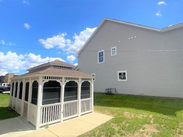 Building Photo - 306 S Lodge Ln