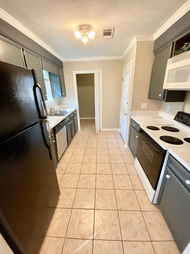 Building Photo - 3 bed, 2 bath in the Heart of Ridgeland