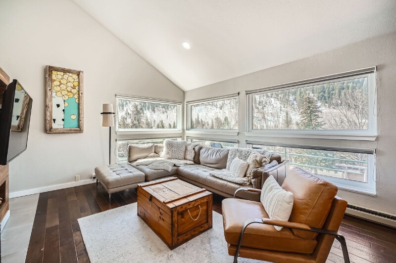 Building Photo - 4081 Bighorn Rd