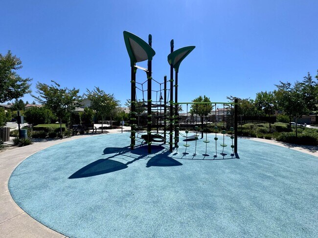 Building Photo - Stunning 4 bedroom 3 bathroom Murrieta hom...