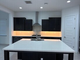 Building Photo - 7710 W Crabapple Dr