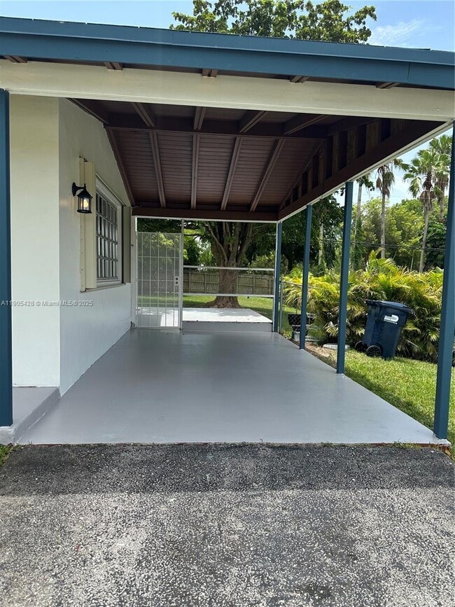 Building Photo - 9450 SW 181st Terrace