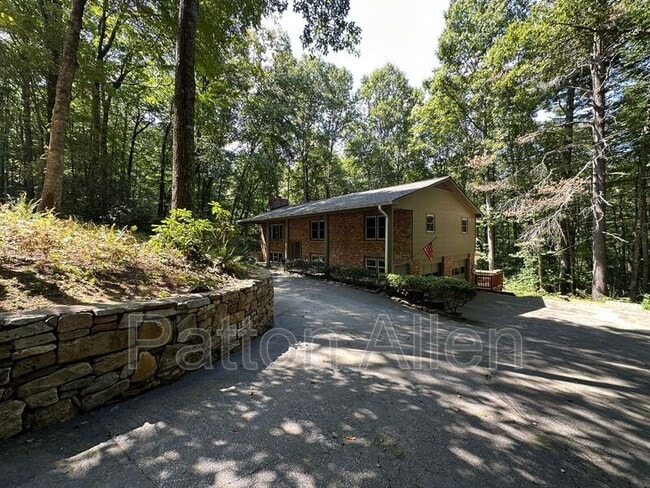 Building Photo - 9 Ravenwood Ln