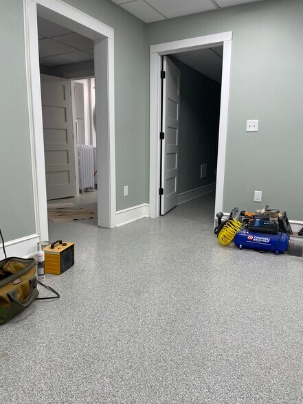 Building Photo - 1826 E Superior St