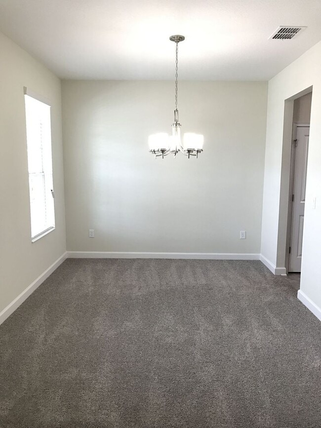 Building Photo - Newer 3/2.5ba Home at The Oaks in Moss Park with FREE Internet, Cable and Phone