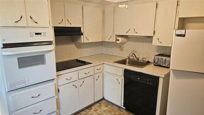 Building Photo - 2457 Ecuadorian Way