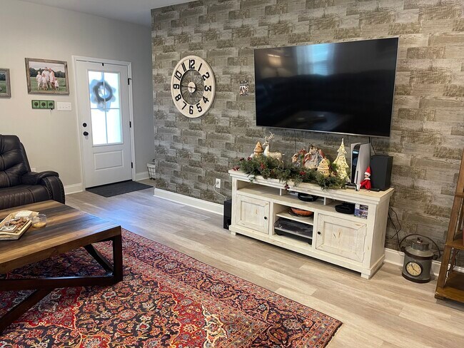 Living Room - 1000 Dalton Cir