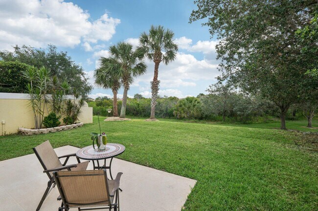 Building Photo - 10853 SW Elsinore Dr