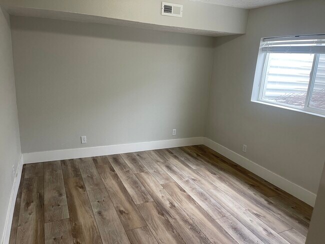 Building Photo - 1564 N 250 W