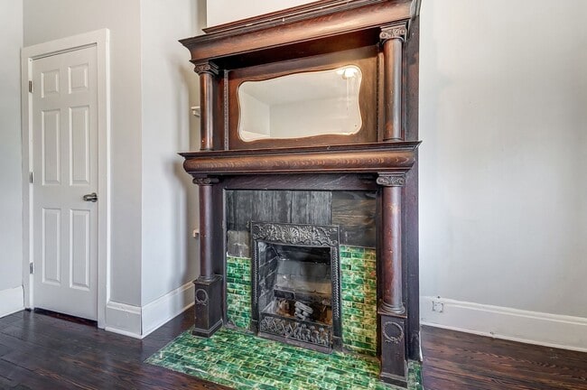 Building Photo - Three Bedroom Home in Hamilton!