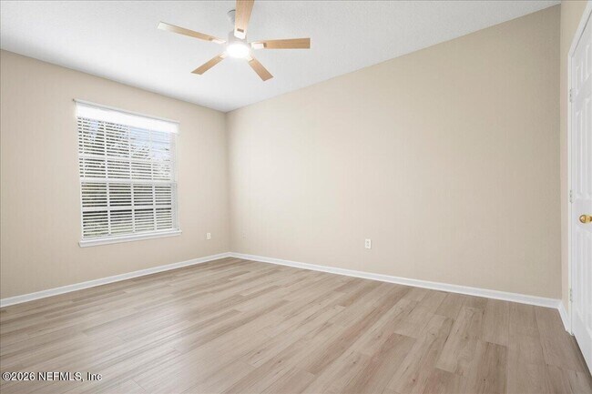 Building Photo - 10550 Baymeadows Rd