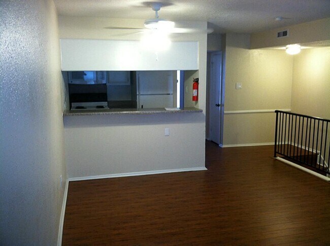 Building Photo - 1275 Witte Rd