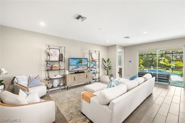 Building Photo - 14546 Tropical Dr