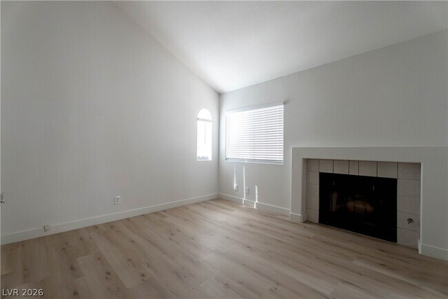 Building Photo - 356 Seine Way