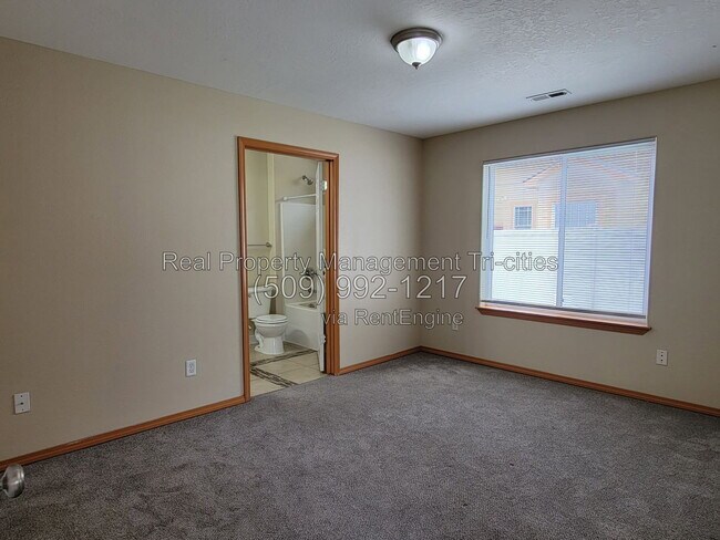 Building Photo - 6305 Thistledown Dr