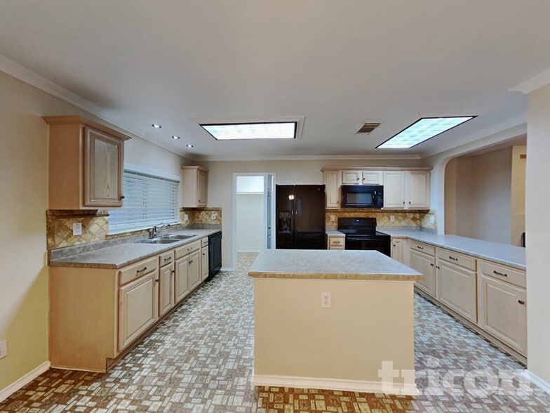 Building Photo - 522 Tres Caminos