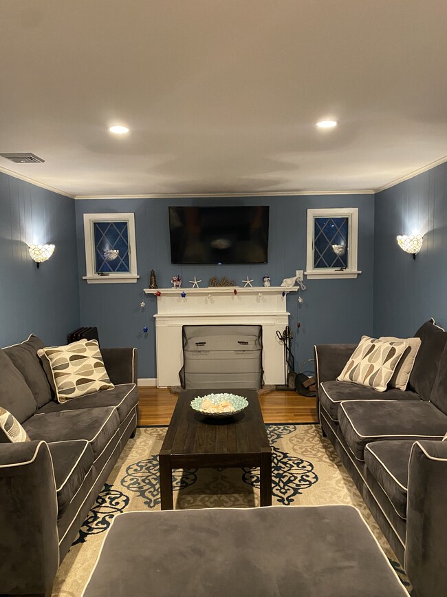 Building Photo - 85 Boone St