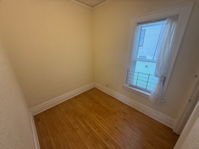 Building Photo - R&amp;R Investments East LLC