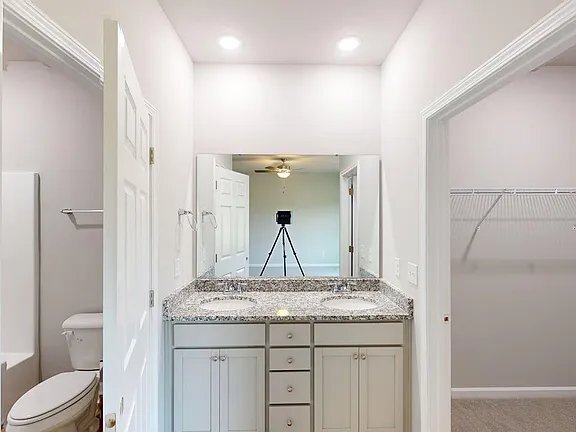 Building Photo - 225 Swinson Dr
