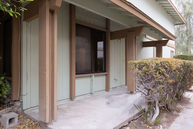 Building Photo - Remodeled two bedroom unit with two car carport near UNLV