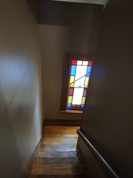 Building Photo - 363 Laurel St