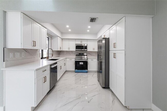 Building Photo - 1147 Yachtsman Ln