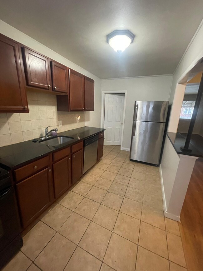 Building Photo - Greencrest