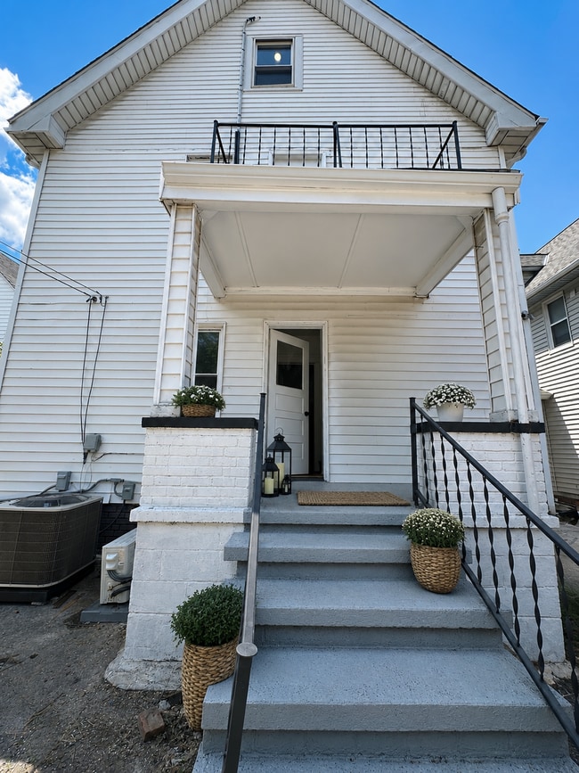 Building Photo - 1491 W 114th St