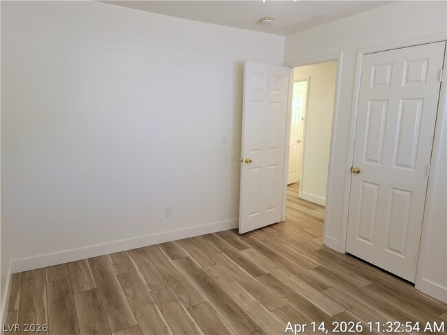 Building Photo - 661 Monument Point St