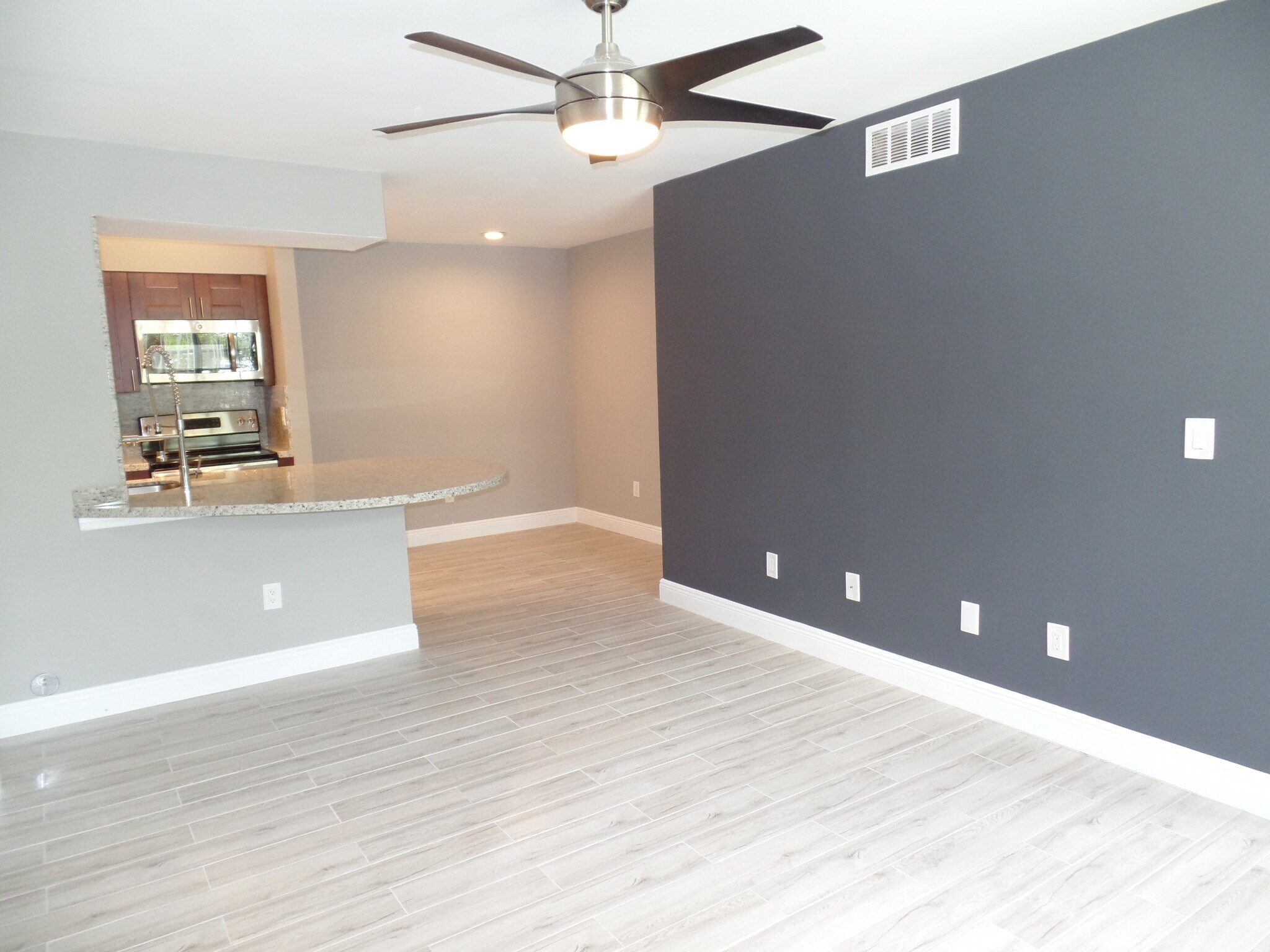 Building Photo - 1263 SW 46th Ave