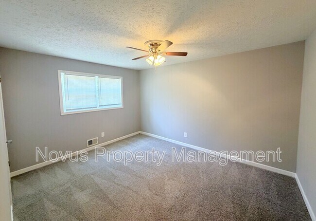 Building Photo - 125 S Meadowcliff Cir