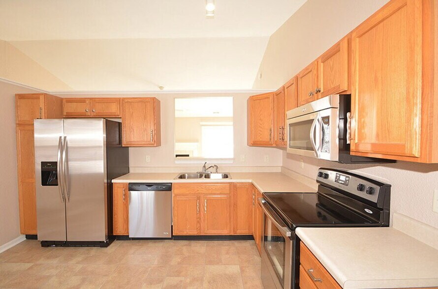 Building Photo - 285 Pennwood Ln