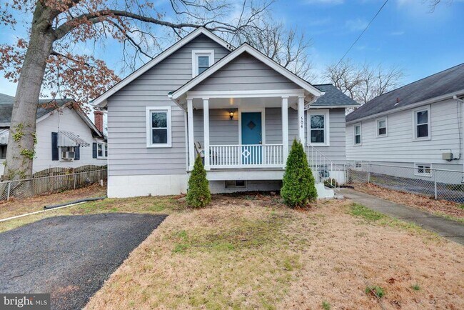 Building Photo - 504 Capitol Heights Blvd