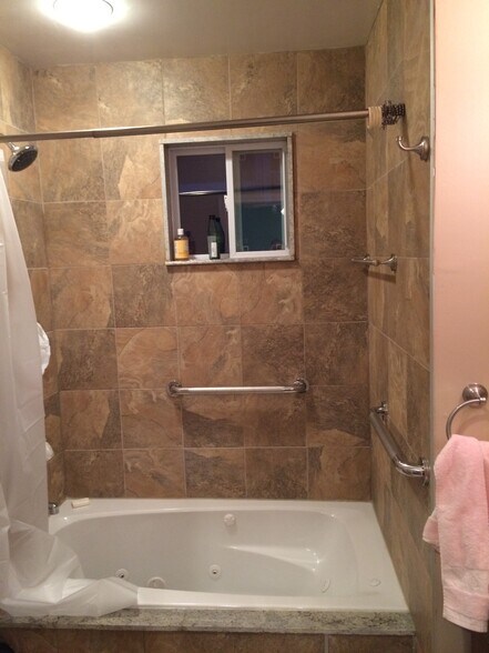 Building Photo - 95 Bynner St