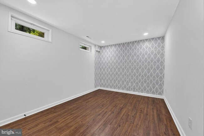 Building Photo - 7426 Hallcrest Dr