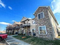 Building Photo - 2000 Meadow Ct