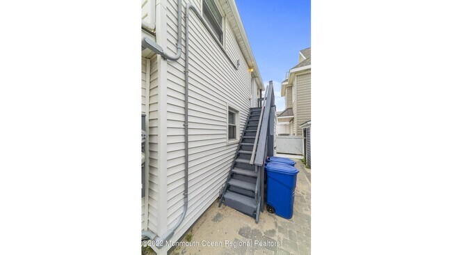Building Photo - 171A Beachfront-