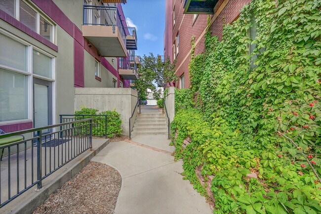 Building Photo - $1,850.00, Studio condo with one bathroom.