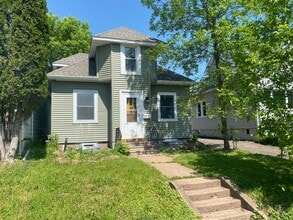 Building Photo - AVAILABLE JULY 1ST 3 Bedroom2 Bathroom + Office