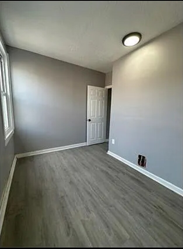 Building Photo - 1 bedroom house