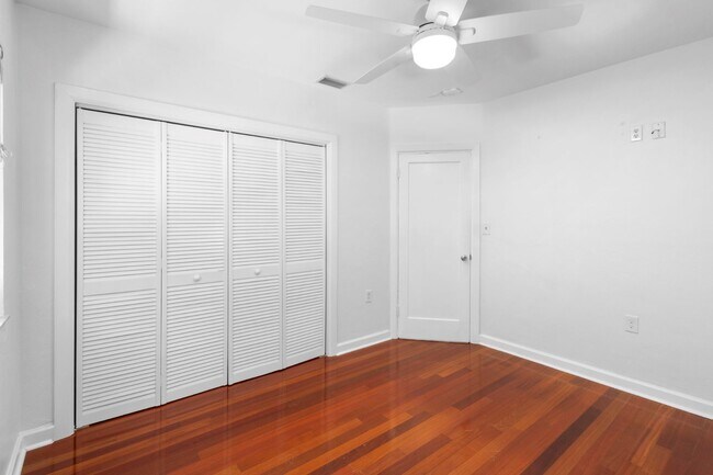 Building Photo - 3623 Chelsea St