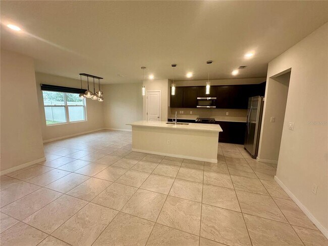 Building Photo - 1261 Regal King Dr
