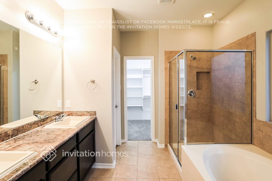 Building Photo - 805 Santa Rosa Dr