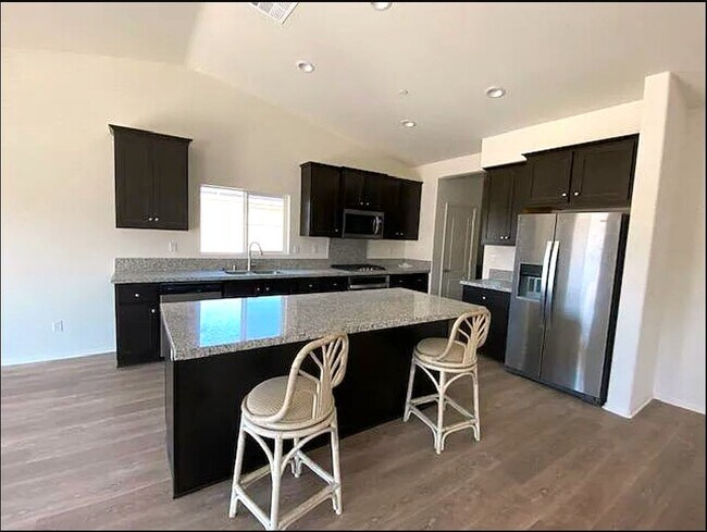 Building Photo - 44159 Le Blanc Ct