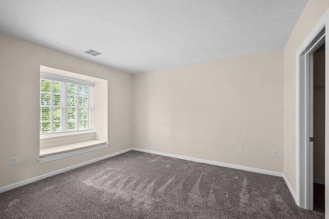 Building Photo - 6 Woodman Way