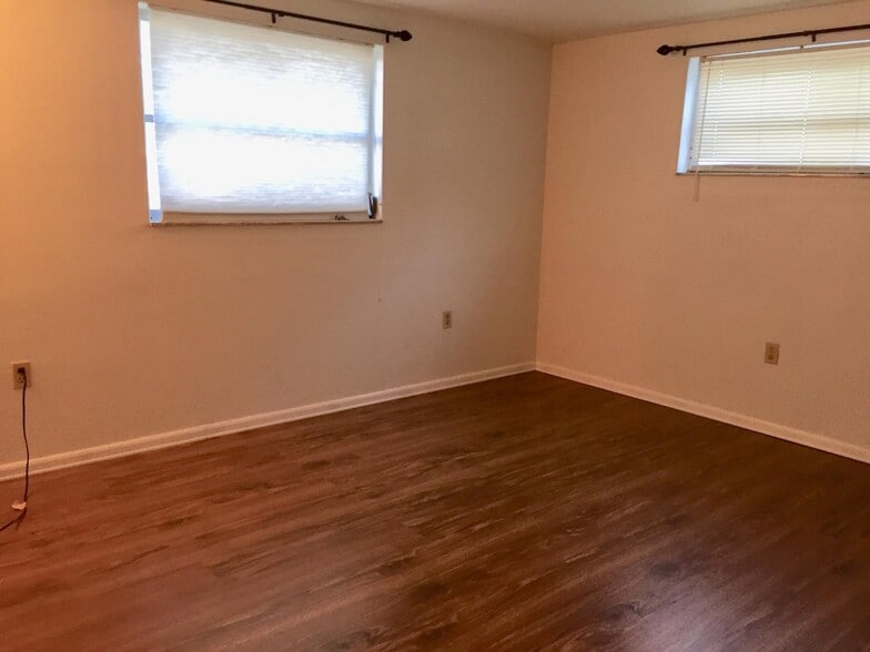 Building Photo - 3743 Woodcock Dr