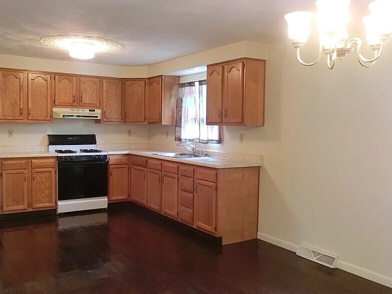 Building Photo - 1230 Ben Avon St