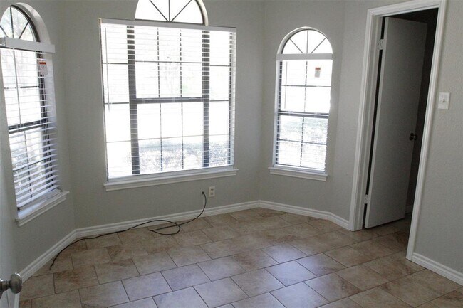 Building Photo - 2207 Lancaster Gate Cove