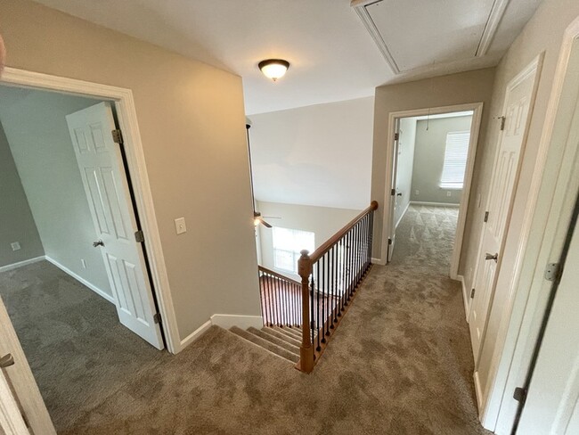 Building Photo - Saundersville Station home with renovation...